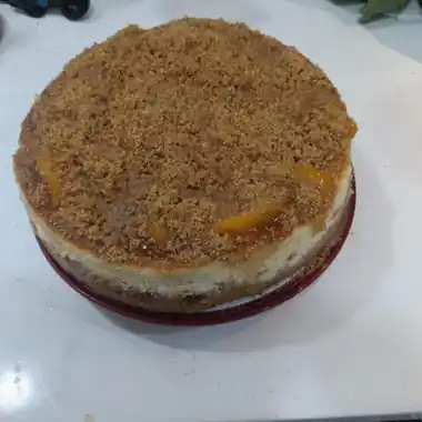 Peach cobbler cheesecake
